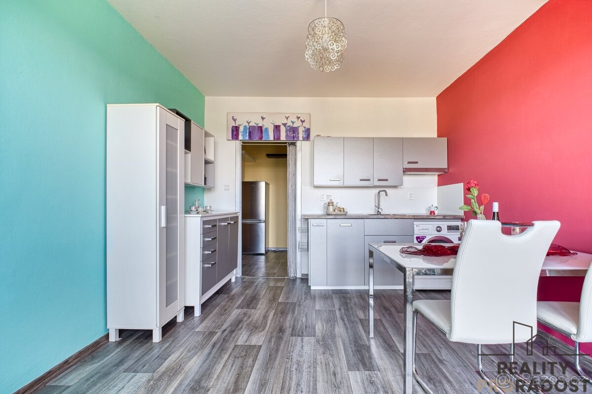 Prodej družstevního bytu 2+kk s krásným výhledem v Ostravě- - 5