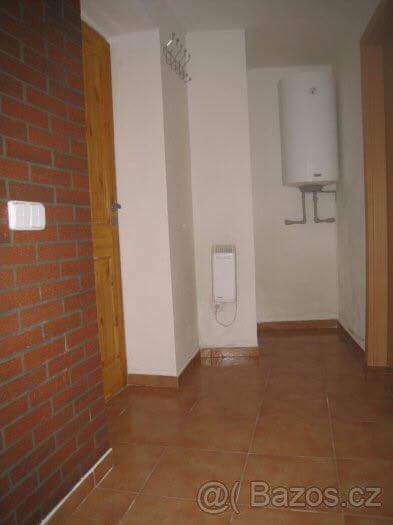 Činžovní dům s 6 byty - Slaný centrum, nová okna a střecha - 5