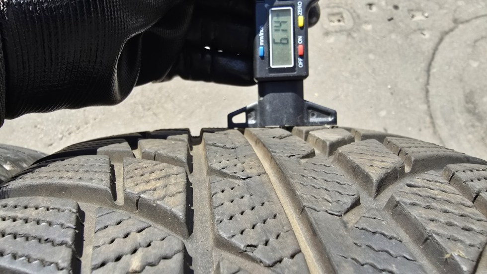 Zimní pneu 225/45/18 Bridgestone - 5