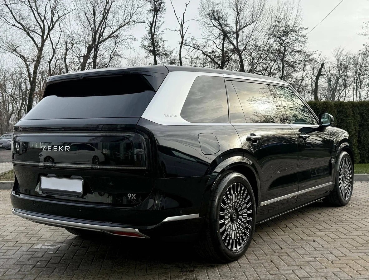 Zeekr 9X Max - 660 kW (897 koní) - 5