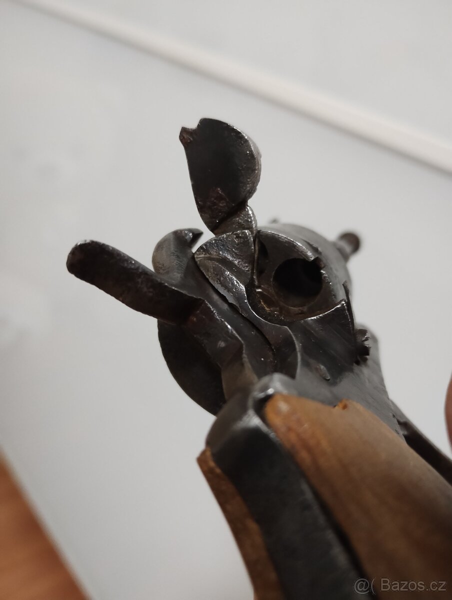 Starožitný malý historický revolver LEFAUCHEUX z roku 1870 - 5