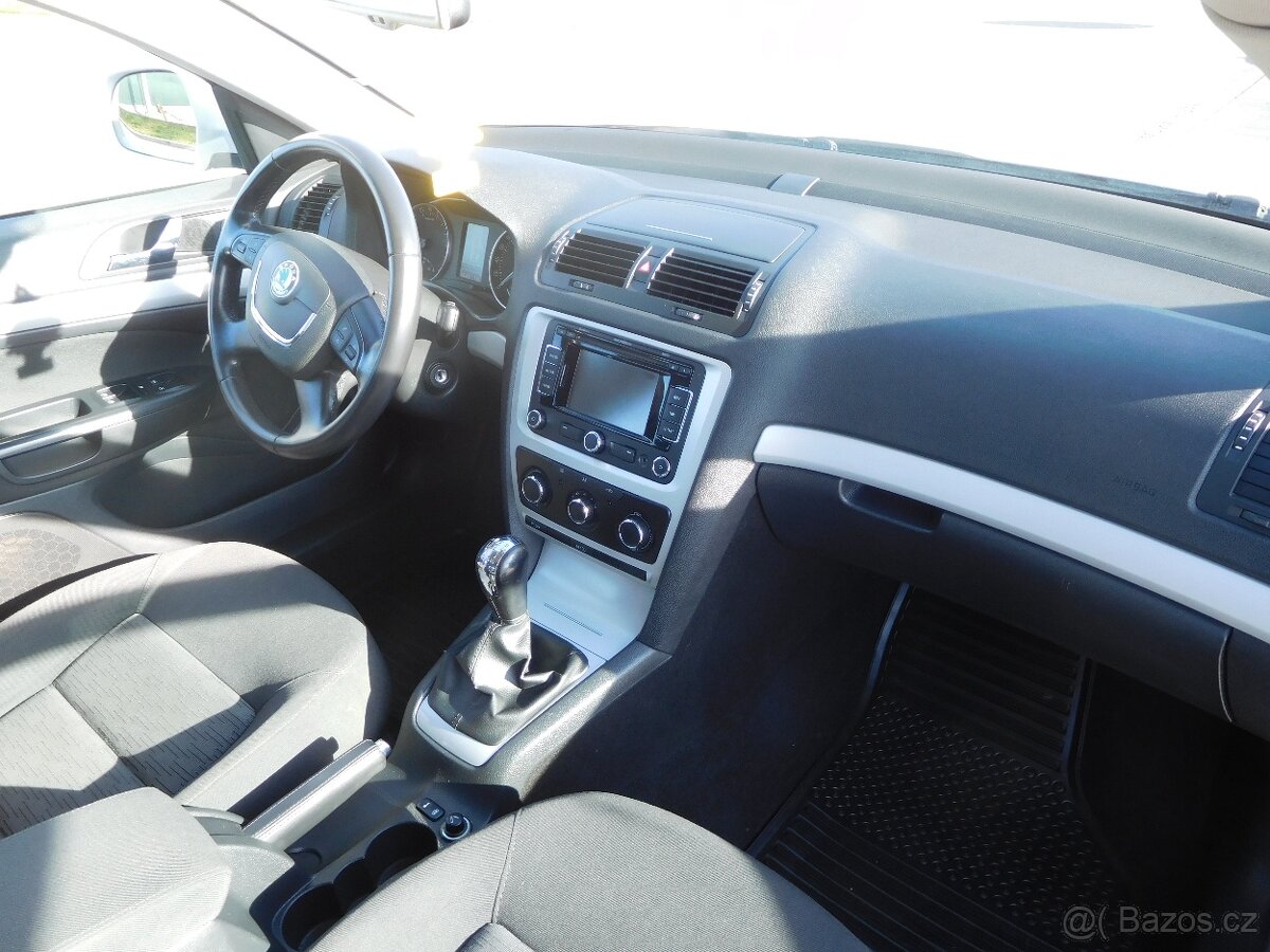 Škoda Octavia Combi 2.0 TDi Elegance, 103 kW, Klima - 5