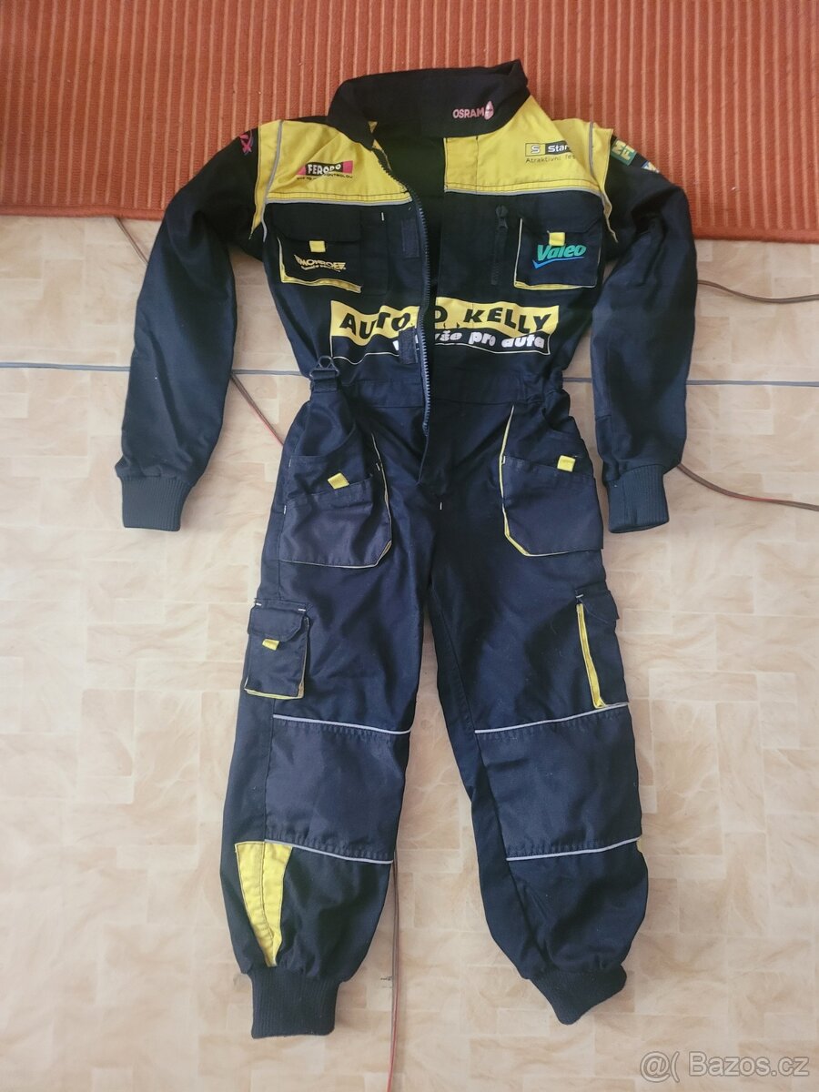 hracky,hry,knihy,boty,obleceni,boby,kolobezka vse dohromasy - 5