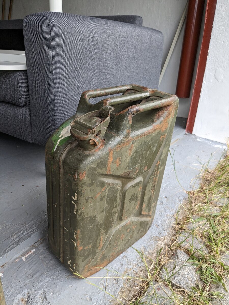 Vojenské plechové 20l kanystry - 5