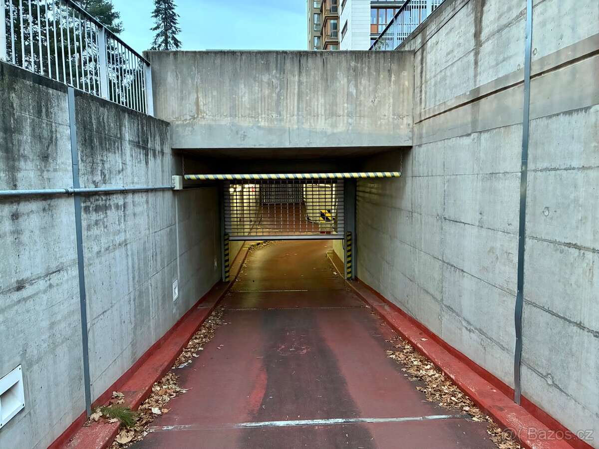 Pronájem garážového stání - Vokovice, Praha 6 - 5