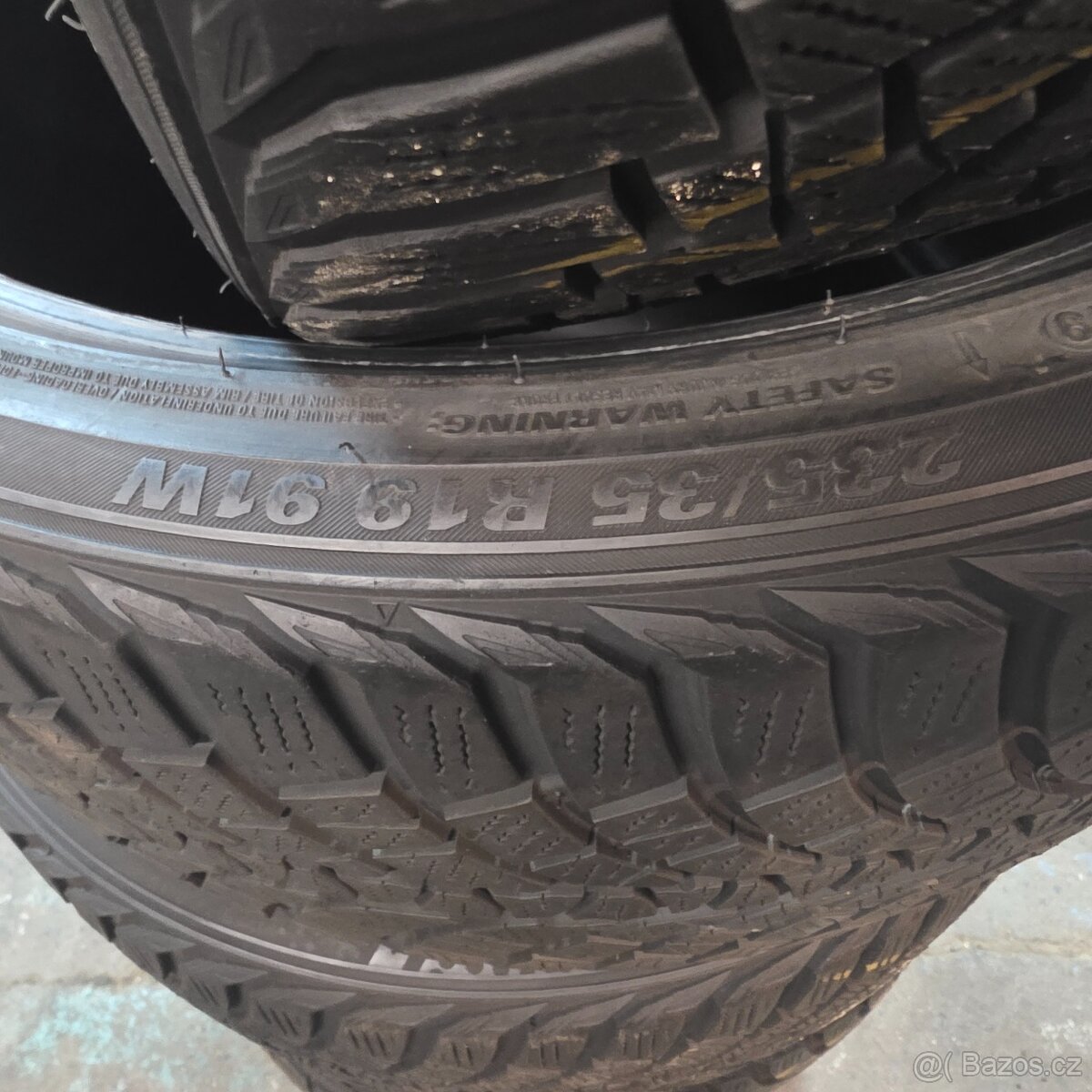 Prodám zimní pneu 235/35/19 - 5