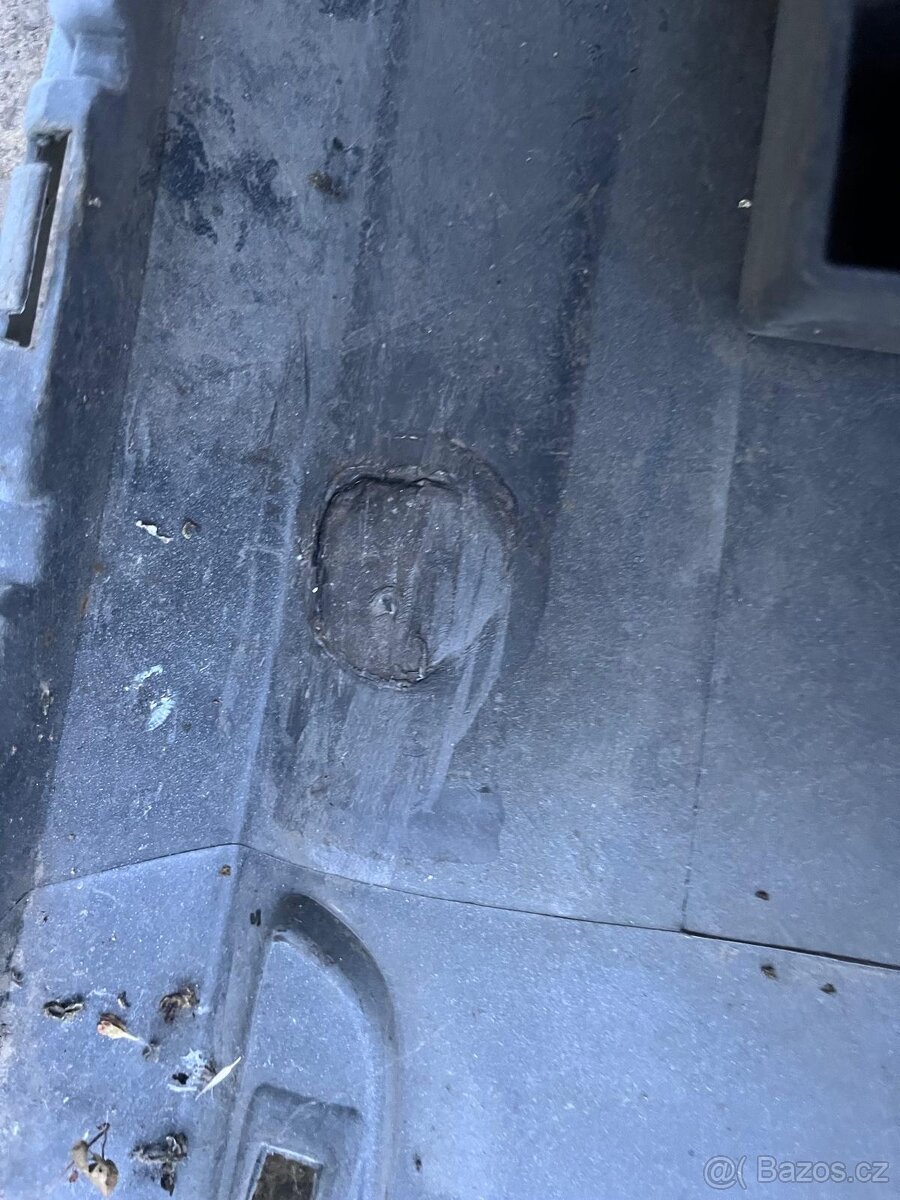 Škoda Superb II kombi zadní nárazník 3T9807421 - 5