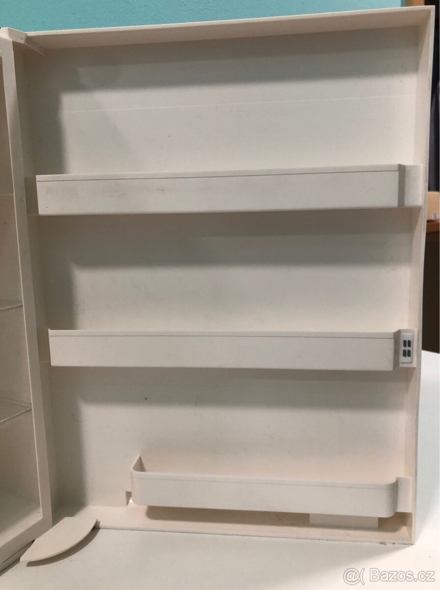 Plastová skříňka se zrcadlem (sleva) - 5