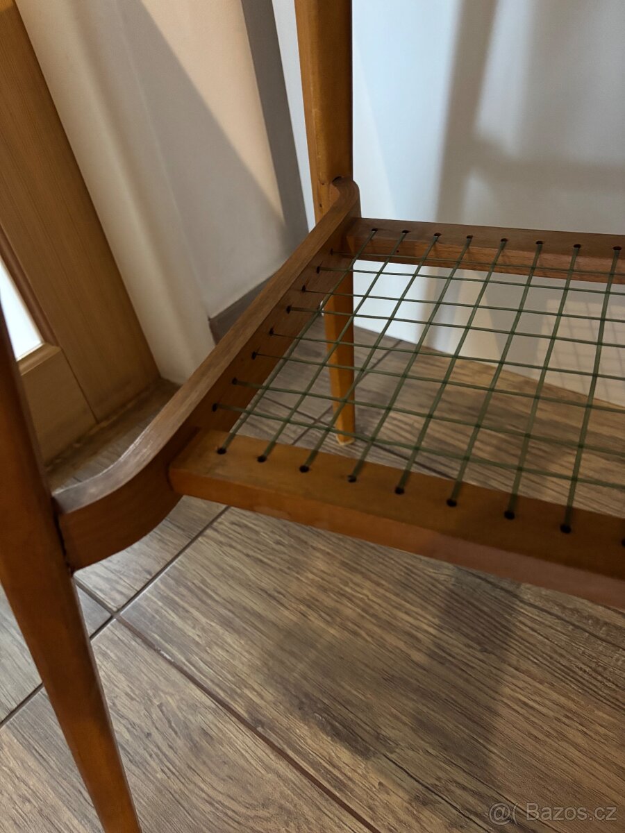 Dřevěný stolek - 5