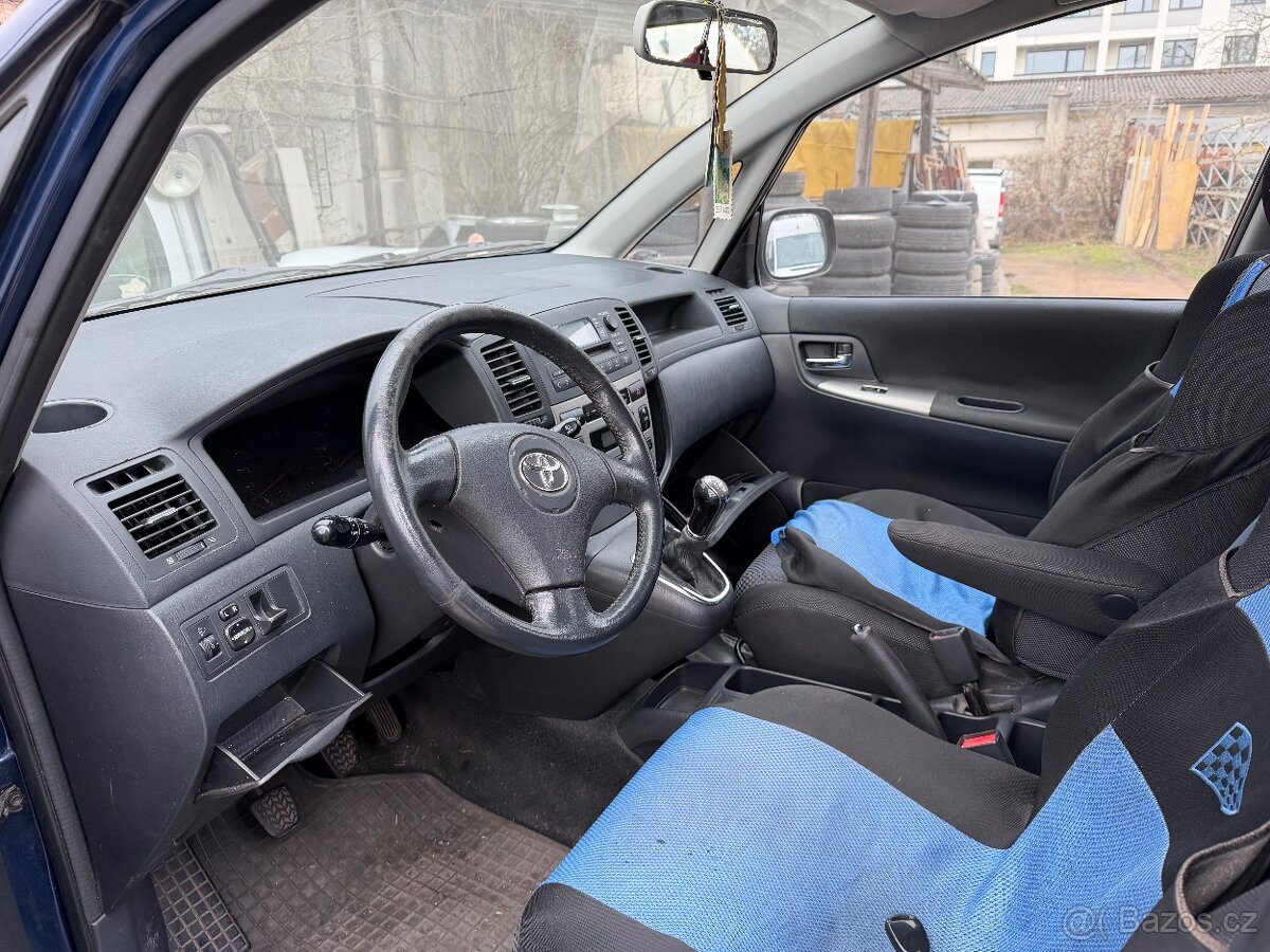 Toyota Corolla Verso 1.6 - 5