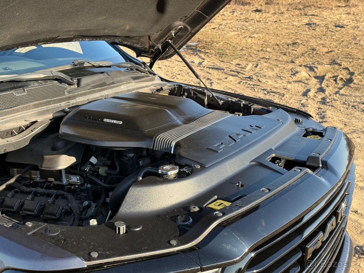 DODGE RAM 1500 5,7 HEMI 2022    GT       46 000 km
