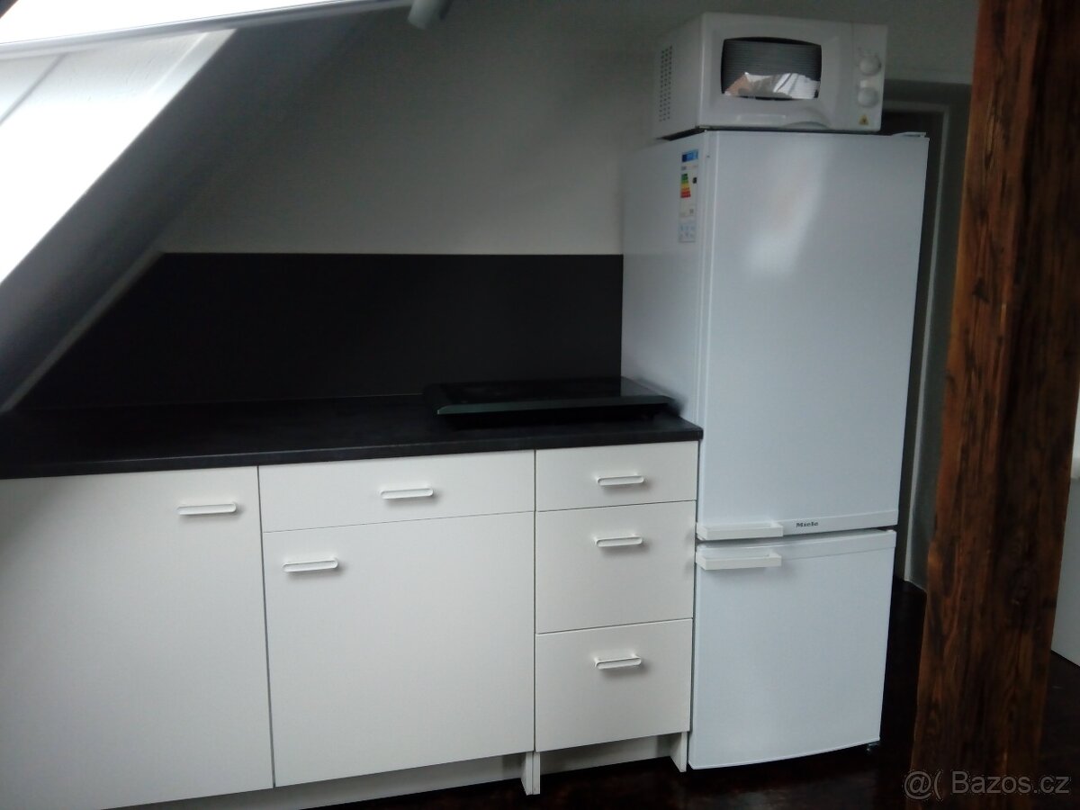 PRONÁJEM V RD BRNO-STŘED-PODKROVNÍ BYT - 5