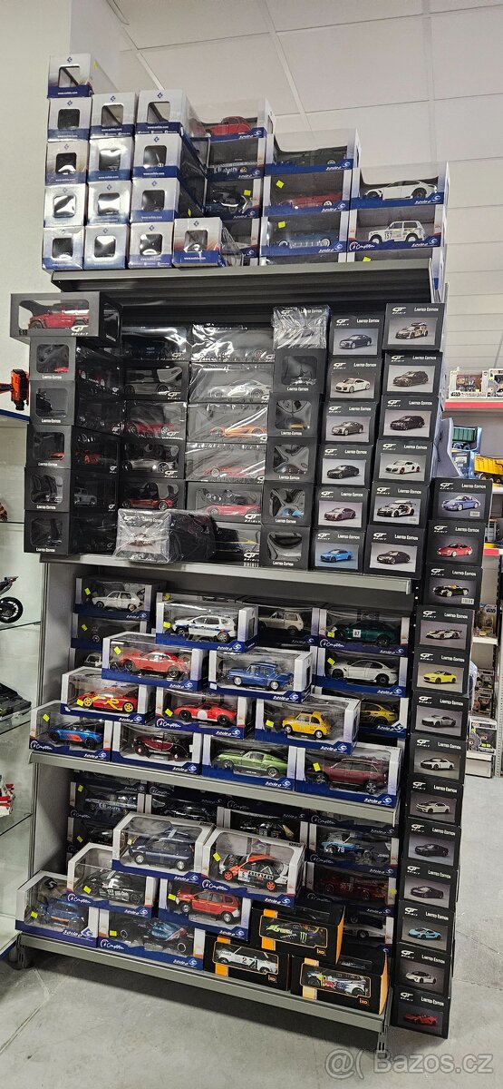 Modely 1:18 - 5