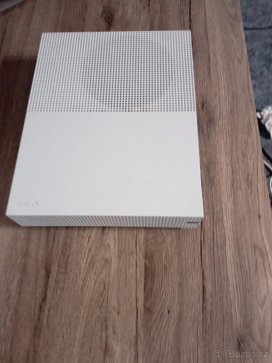 Xbox one S 1T - 5