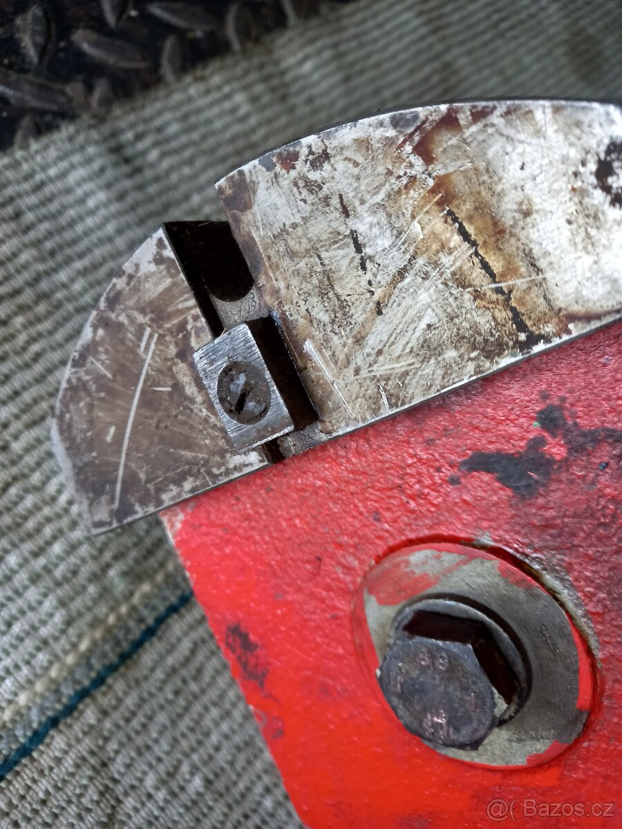 Bruska BN102 - přípravek na podsoustružené frézy - 5