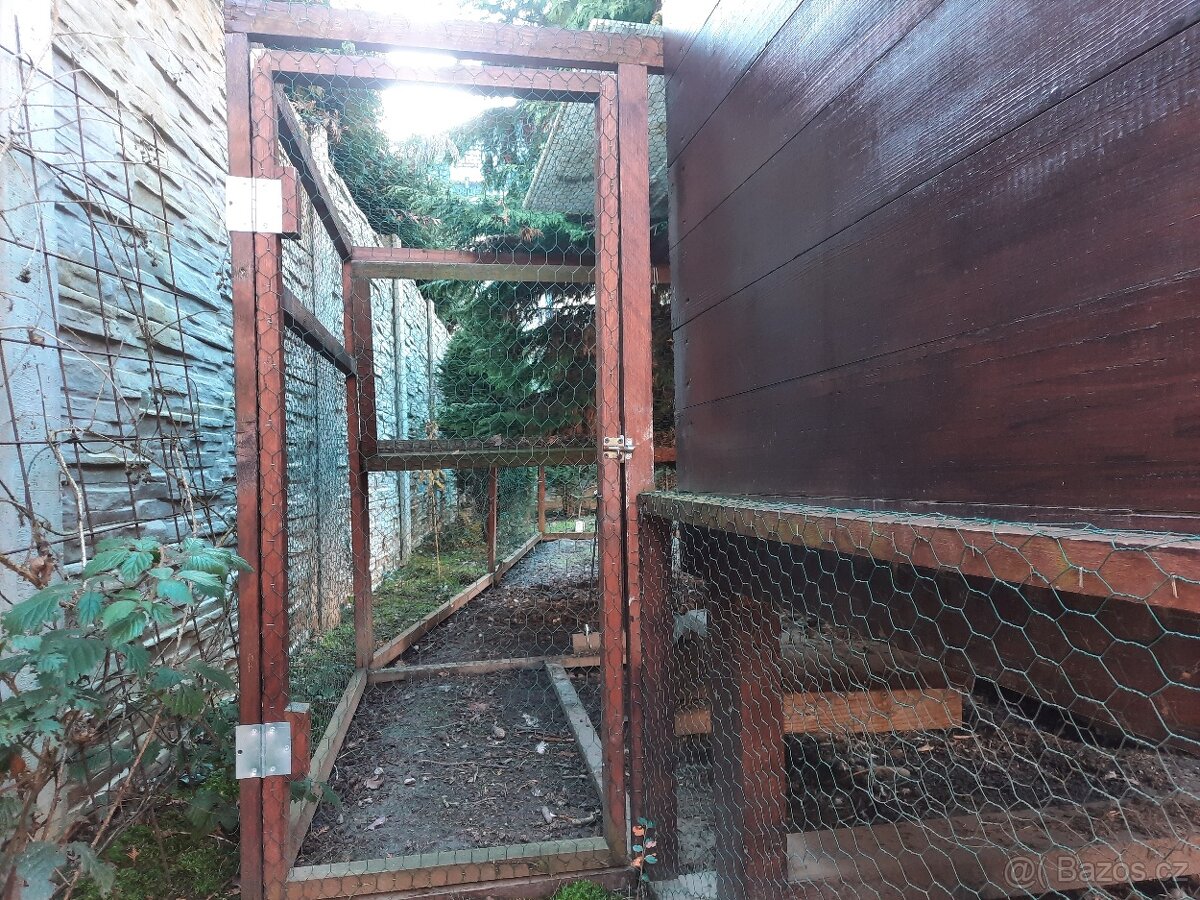 Zateplený kurník pro 8-10 slepic + oplocený výběh cca 25m2 - 5