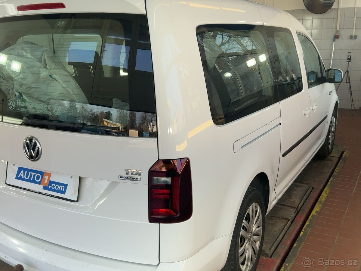 VW Caddy Maxi 2.0 TDI,Xenon,7.Míst,1.Majitel,Tažné - 5