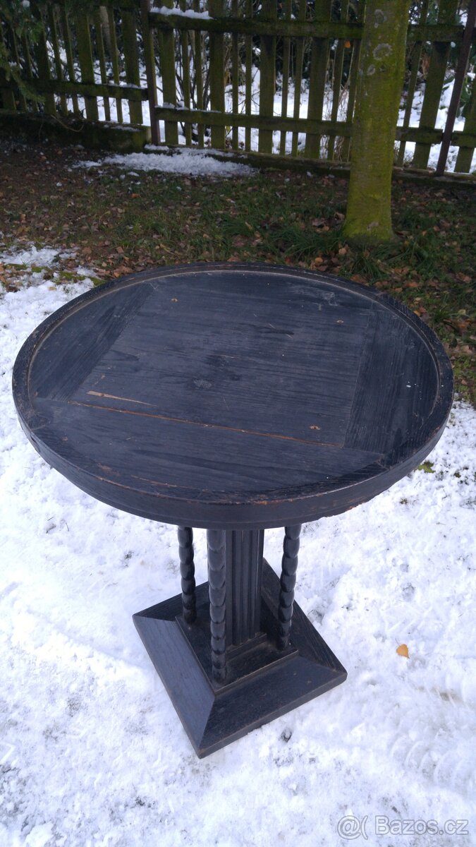 Starý kulatý stolek - 5