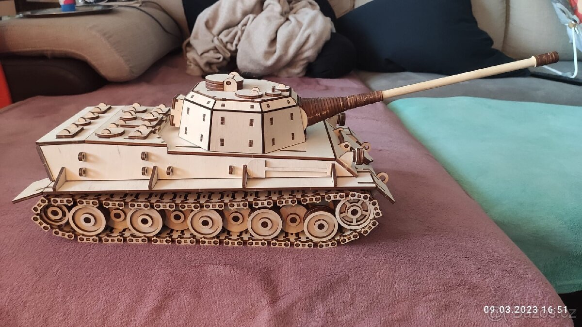 Tank dřevěný - 5