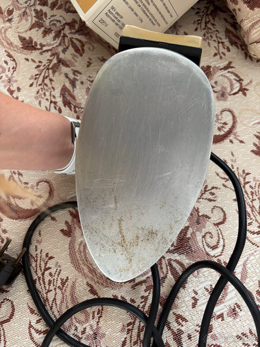 Starožitná žehlička - 5