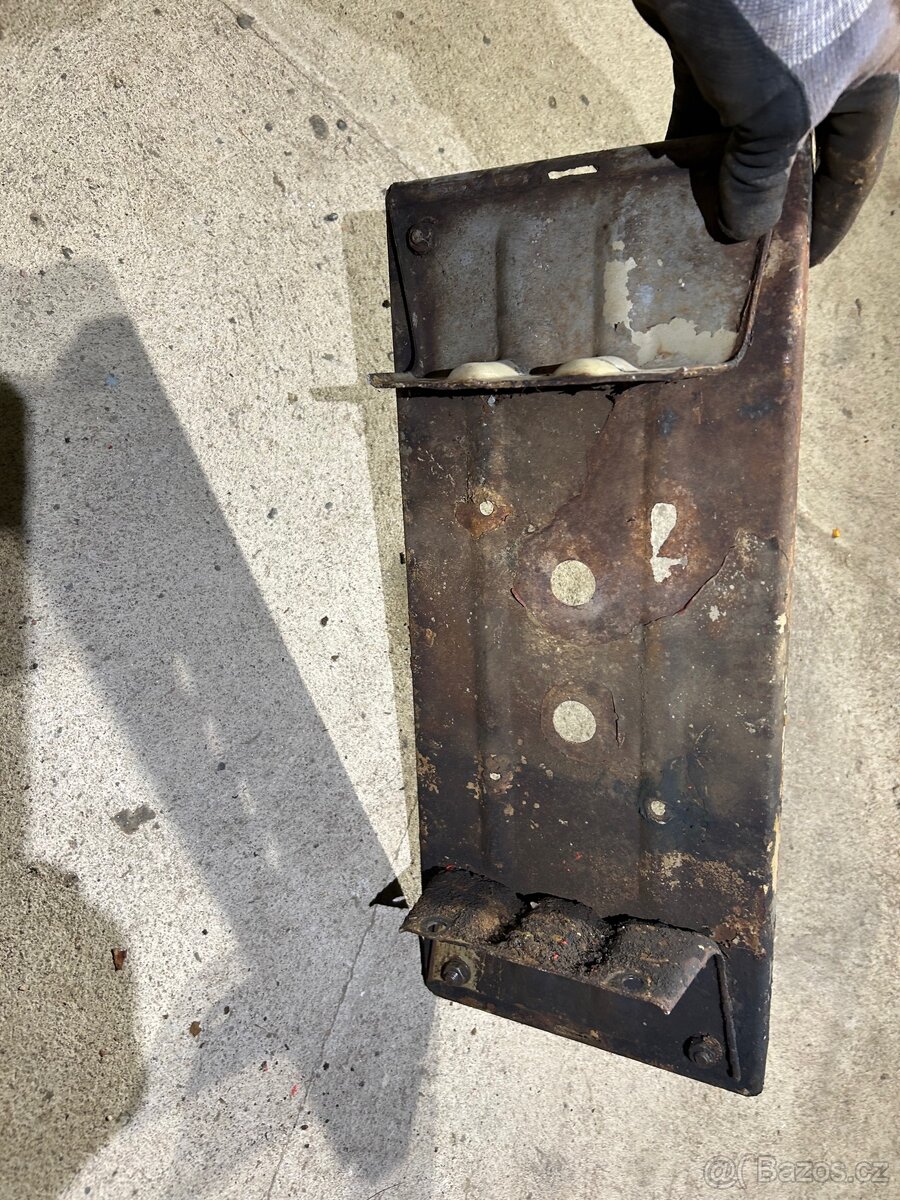 Držák baterie Zetor 3011 - 5