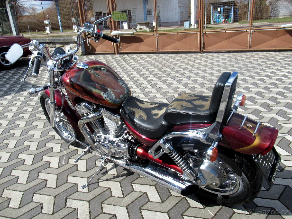 Suzuki VS 1400 Intruder - 5