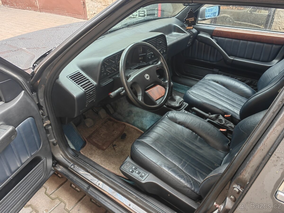 Lancia thema 2.0 16v 108kw - 5