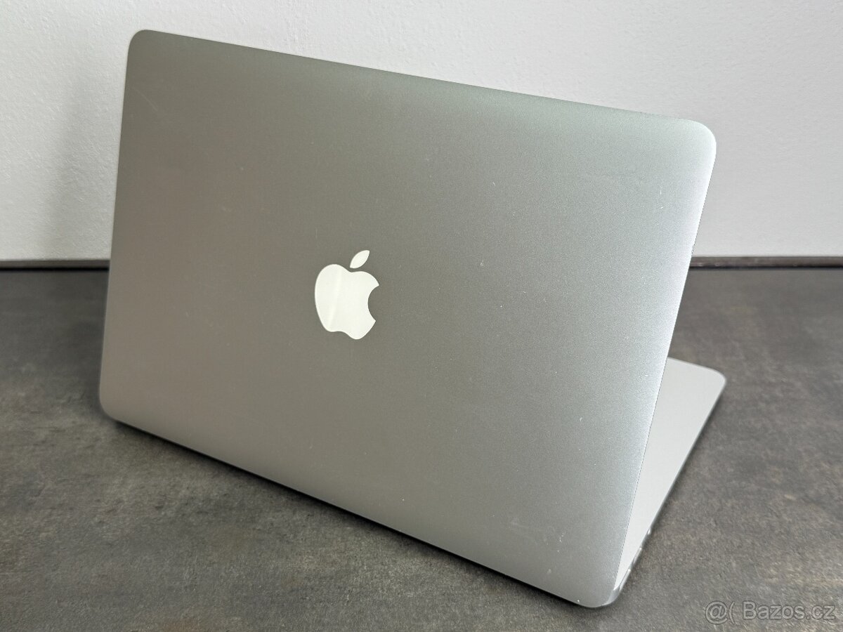 MacBook Air 13'' 2015 / i5 / 8GB / 128GB SSD - DPH - 5