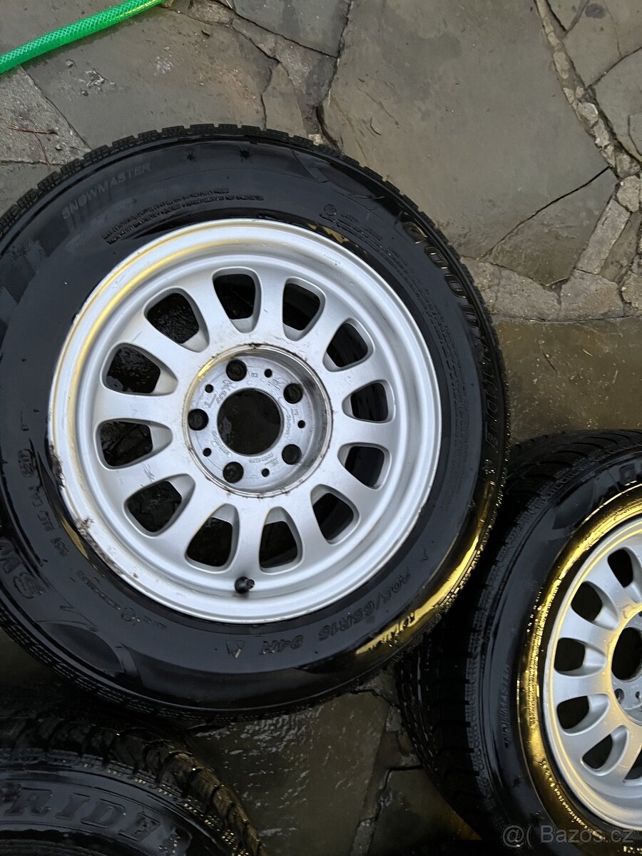 Prodám 5× ALU kola se zimními pneu (4× kompletní + 1× rezerv - 5