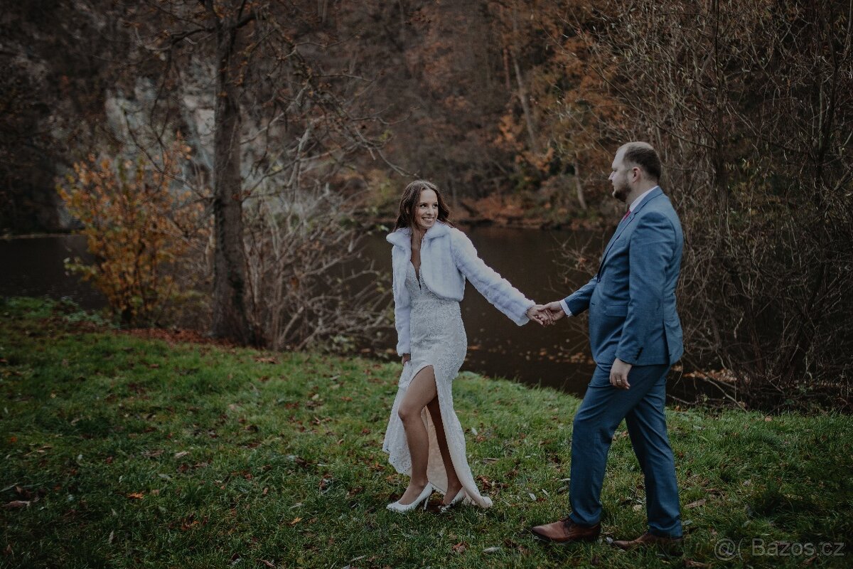 Svatební šaty s rozparkem - 5