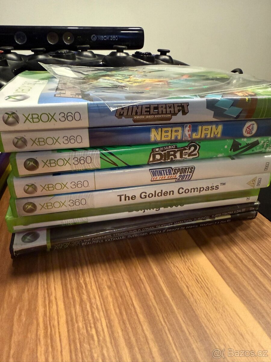 Xbox 360 + 3 ovladače + Kinect + spousta her - 5