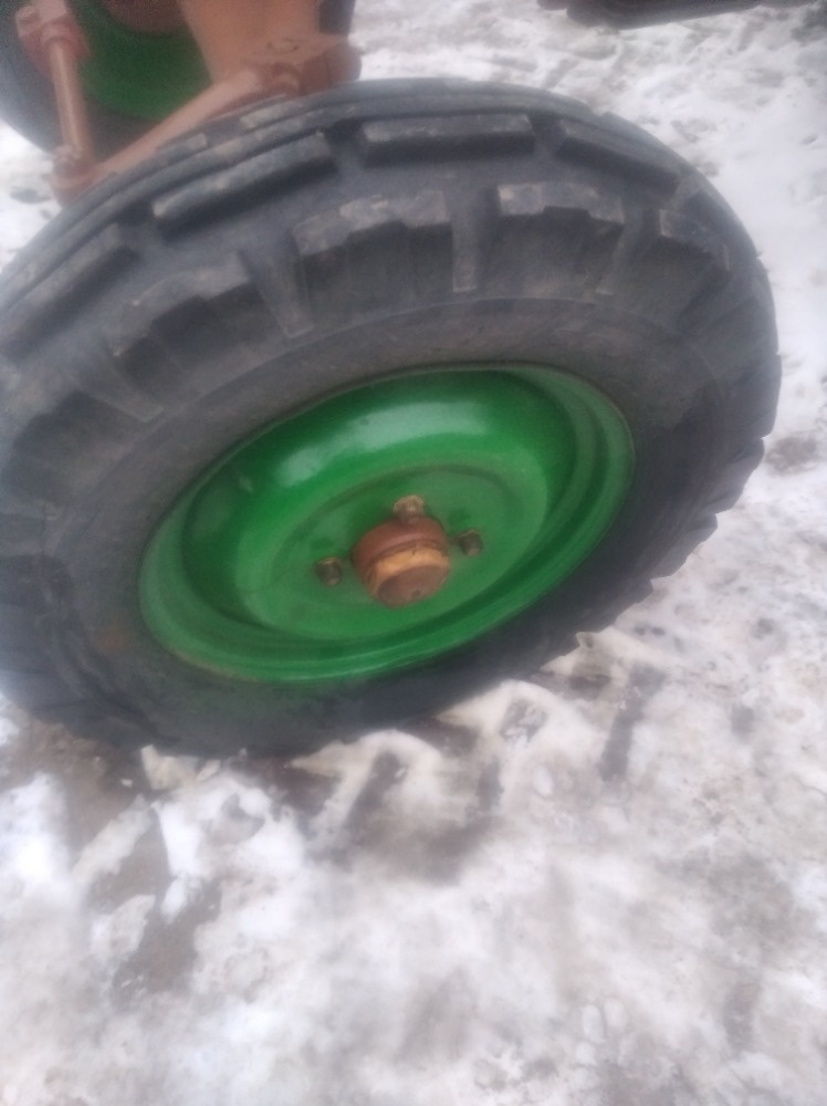 Prodám přední kola na ZETOR25 - 5