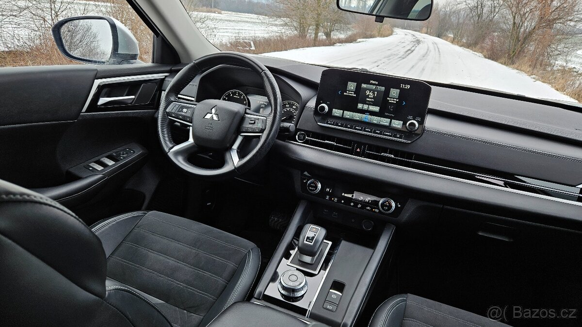 Outlander 2,4i Intense 7-míst. - 5