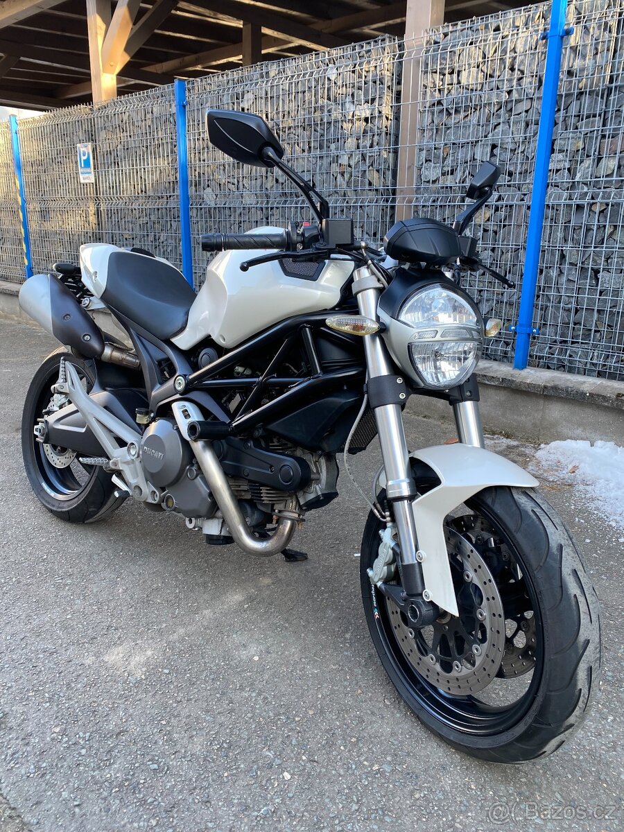 Ducati Monster 696 - 5