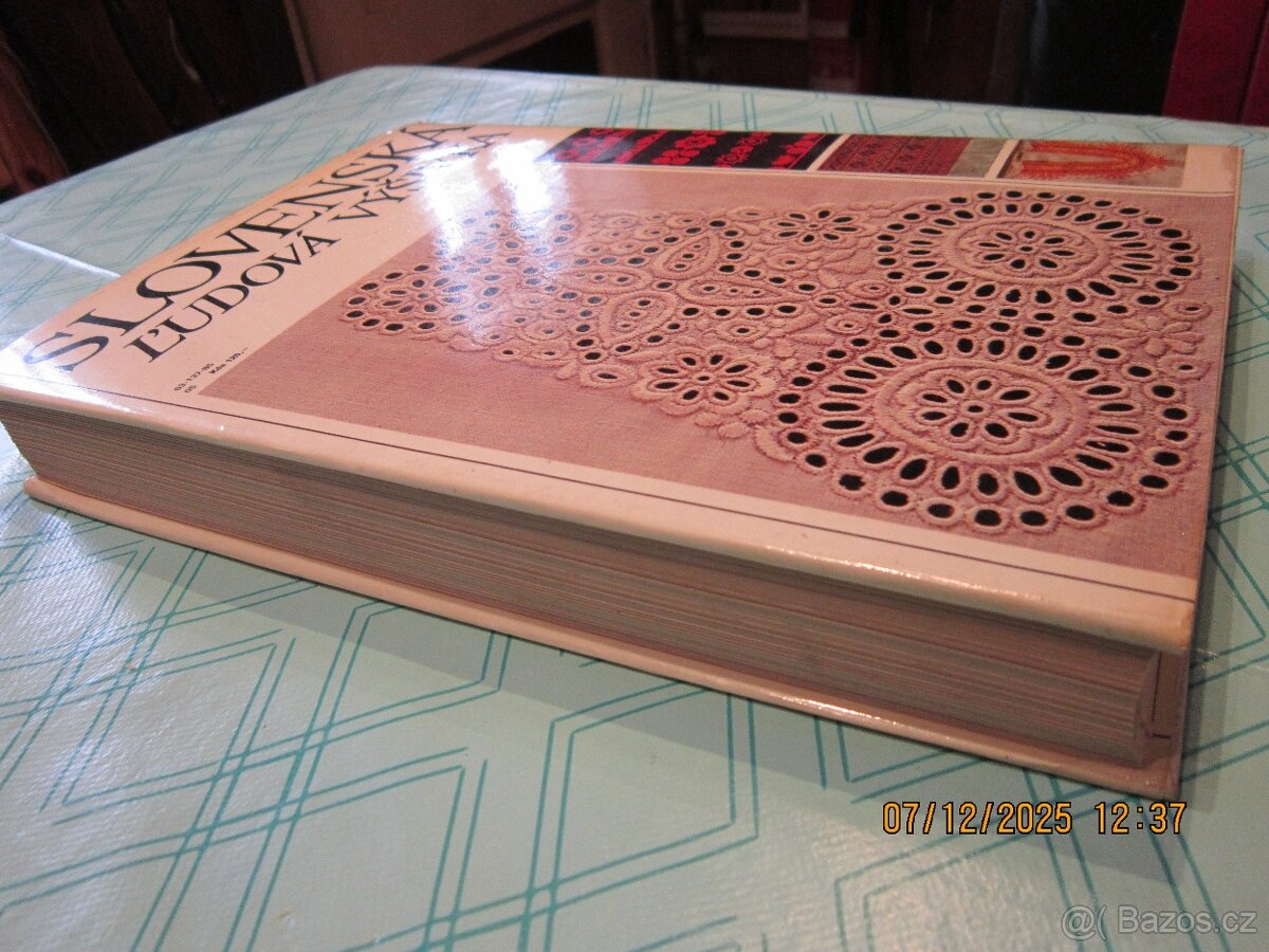 SLOVENSKÁ ĽUDOVÁ VÝŠIVKA (1985) - 5