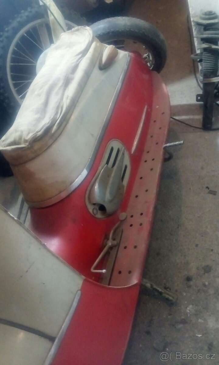 Prodám skútr ČZ 175/502. - 5