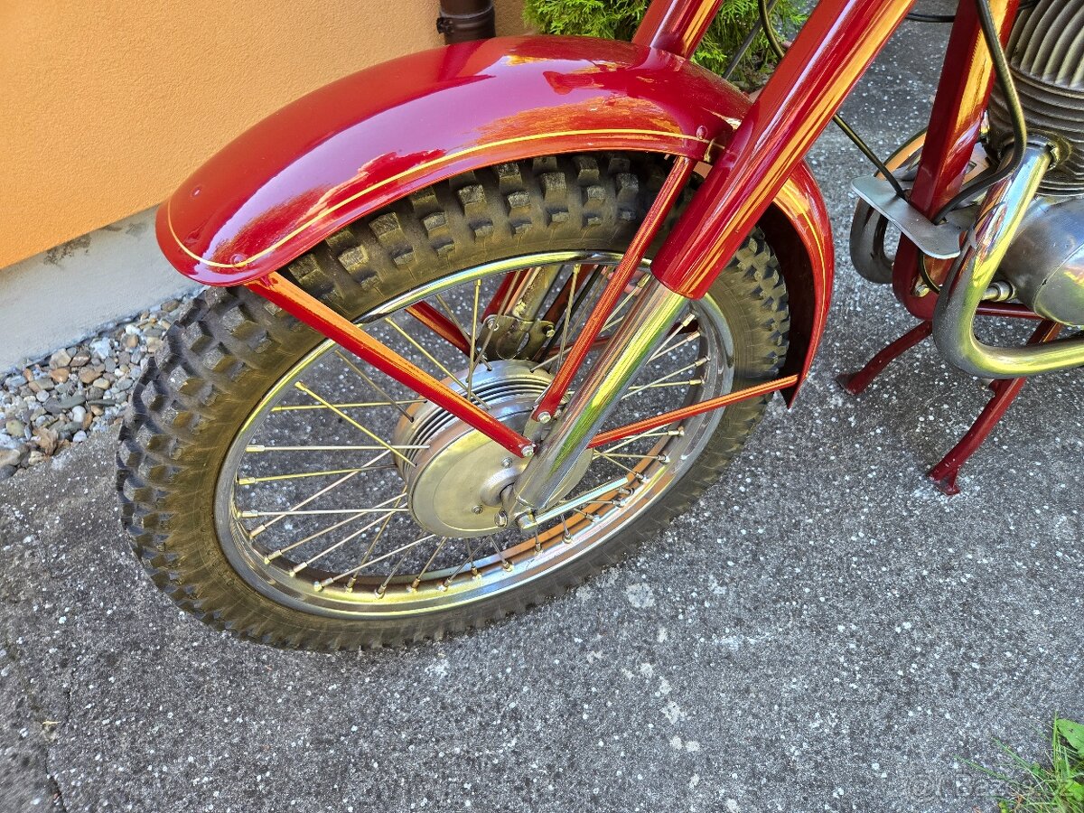 Jawa 579 - Libeńák - Rezervace do 05.12.2025 - 5