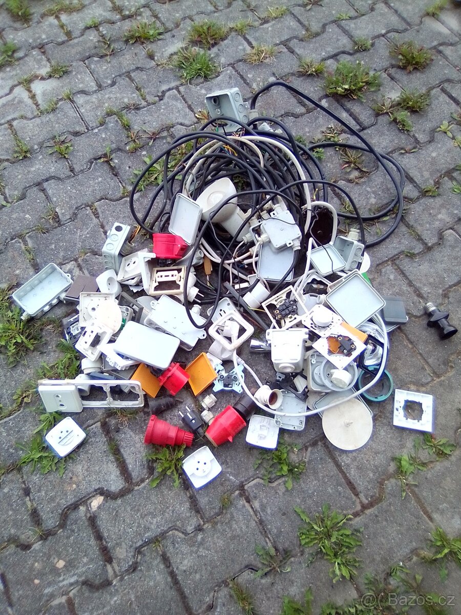 elektro zásuvky světla vypínače starší použití - 5