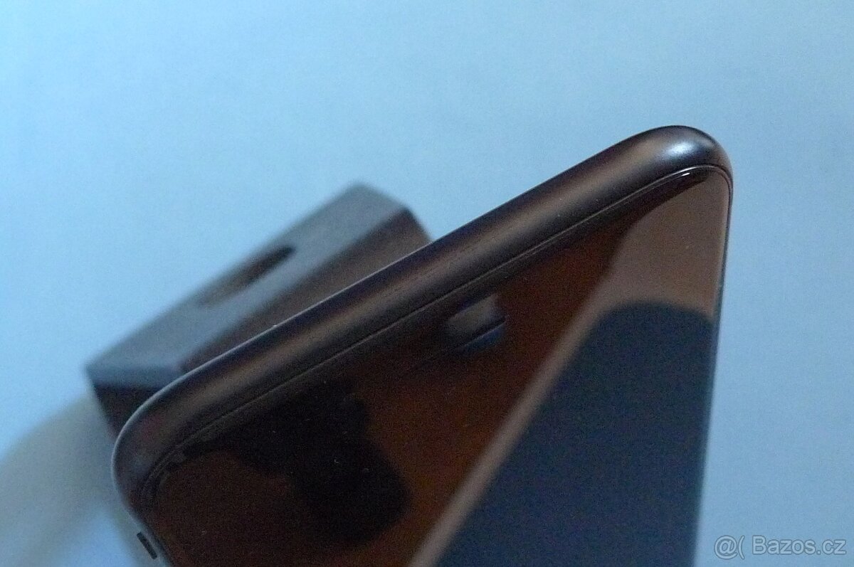 Apple iPhone SE 2022 64GB baterie 96% - 5
