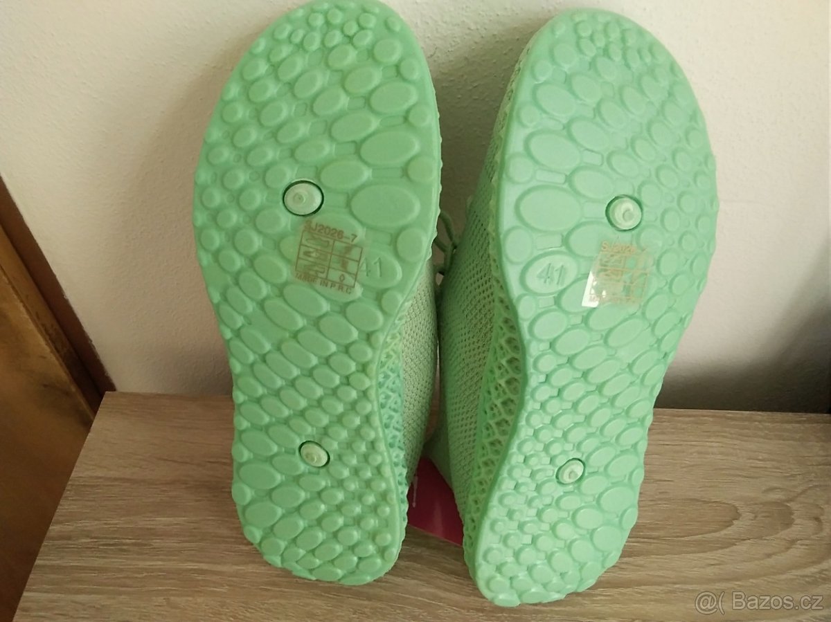 Prodám dámské boty vel 41 - 5