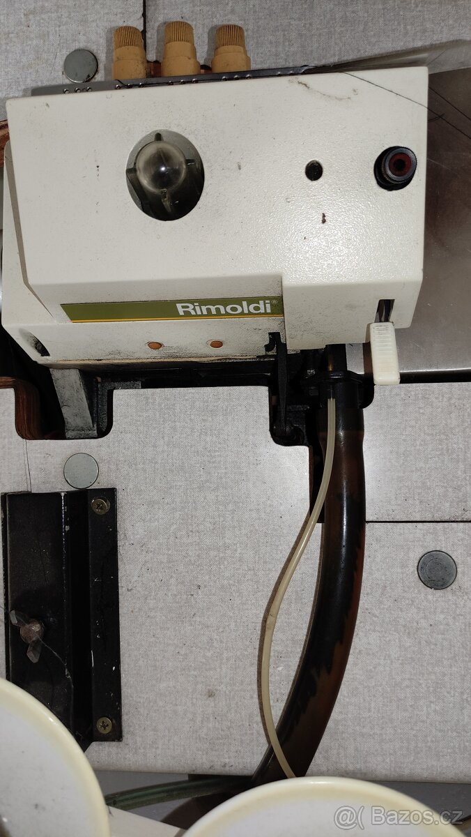 Průmyslový třínitný overlock RIMOLDI C27 - 5