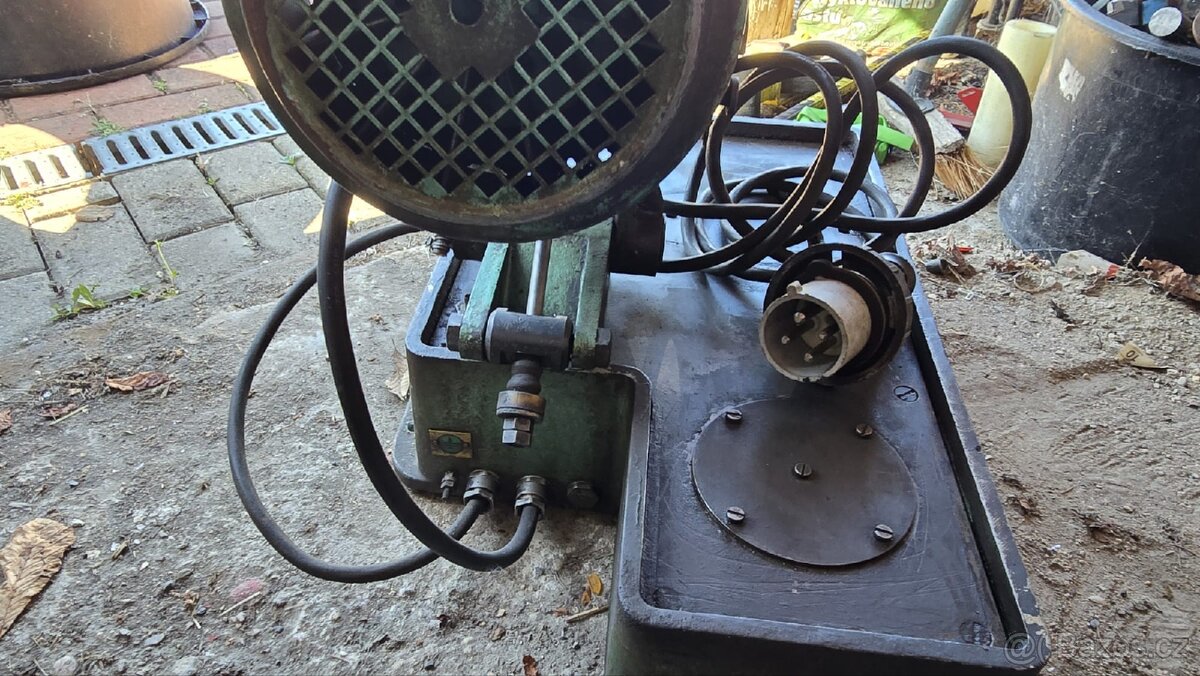 PKM 60 strojní pila - 5