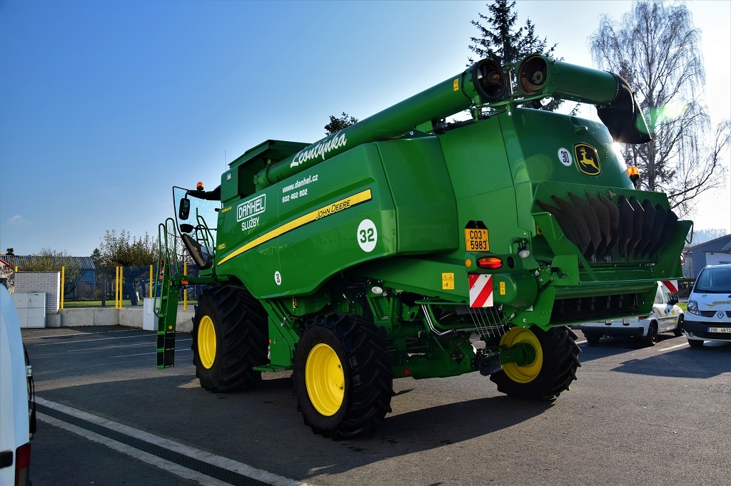 Sklízecí mlátička John Deere T660 HM č.32 - 5