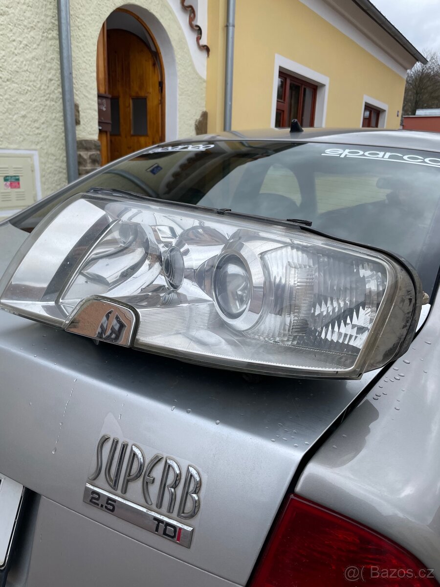 Škoda Superb mk1 Světlo Halogen - 5
