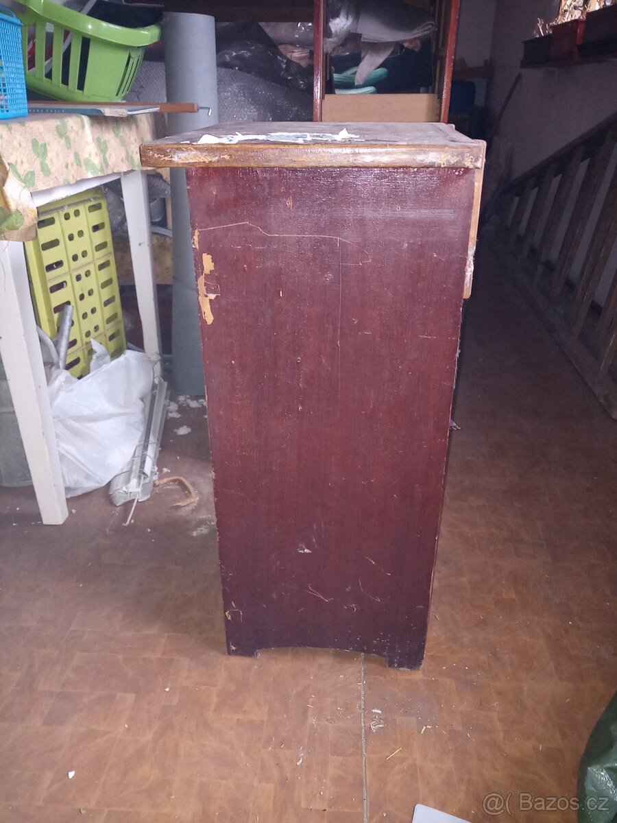 Stará skříňka - 5