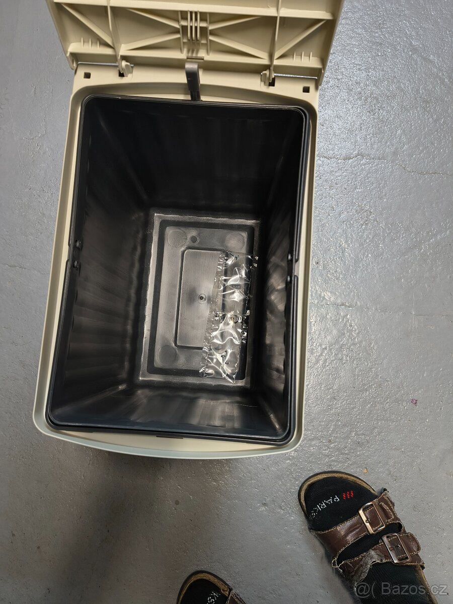 Nový odpadkový koš Linea - 5