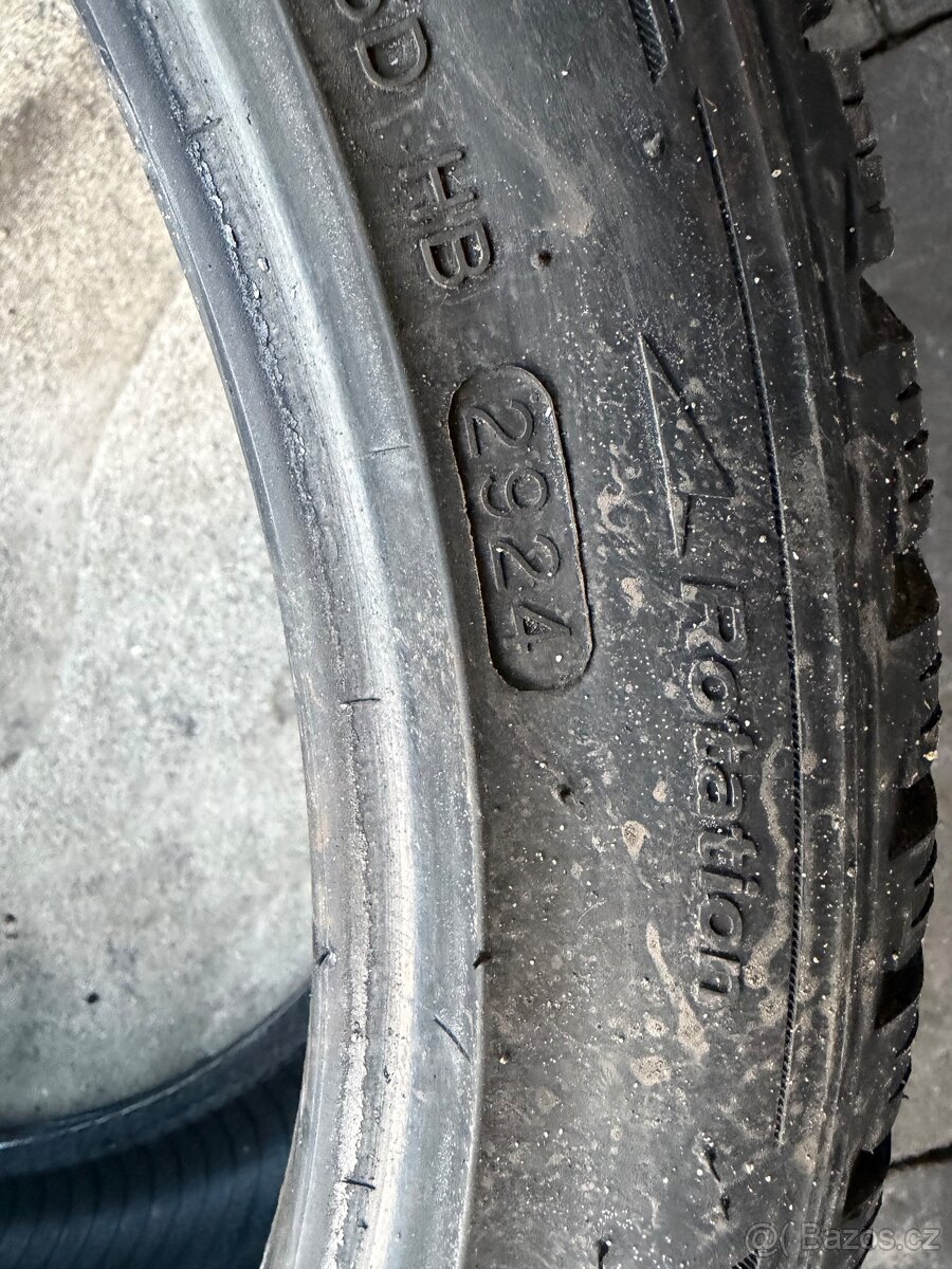 Zimní pneumatiky 235/40R19 Hankook - 5