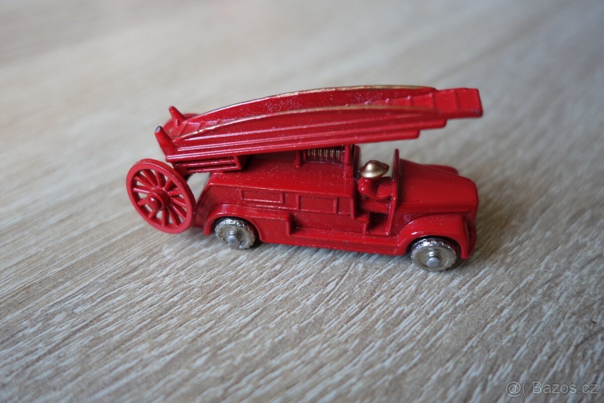 Kovový model hasičů Matchbox No. 9 Dennis Fire Engine - 5