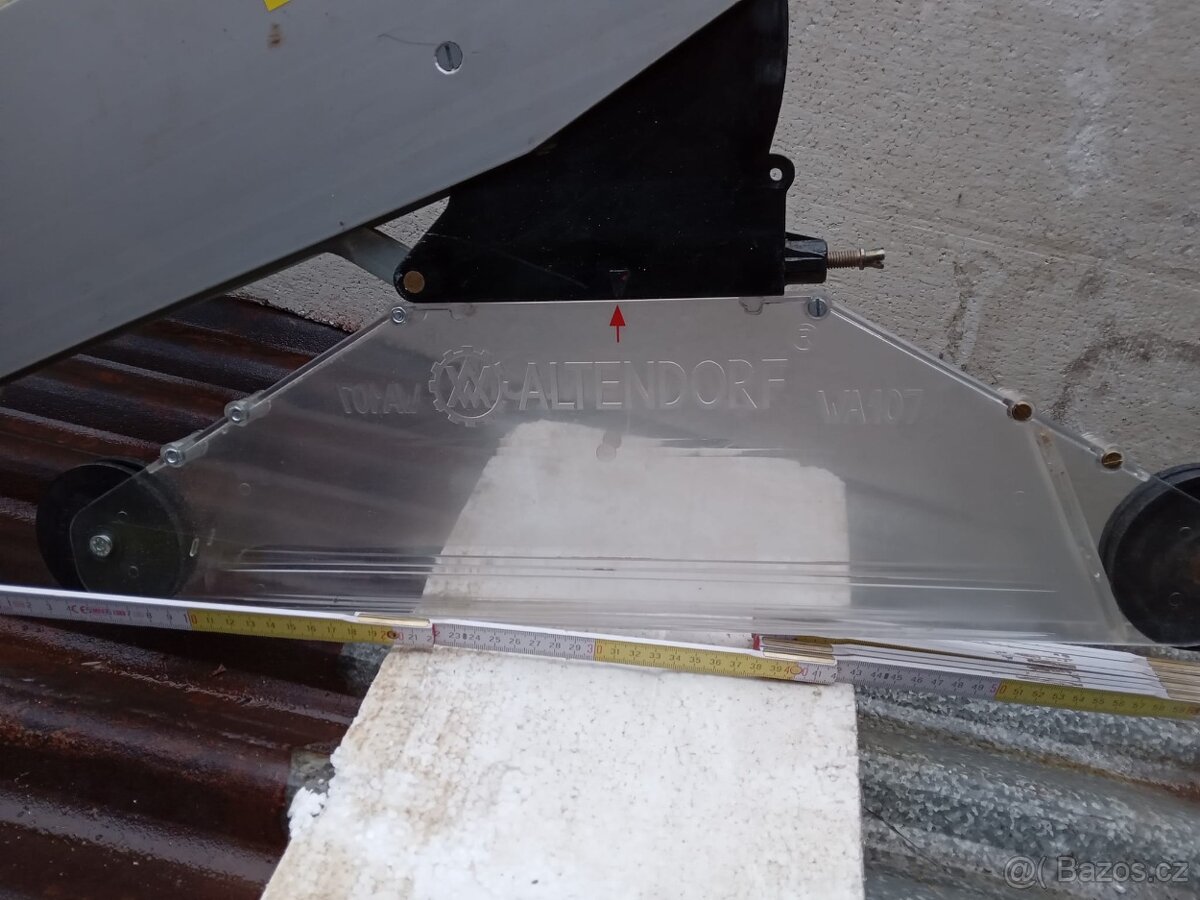 Kryt na formátovací pilu Altendorf WA 107 - 5