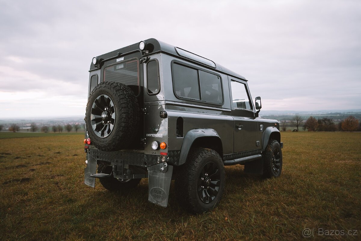 Land Rover Defender